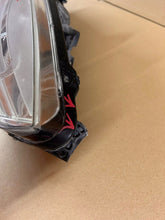 Laden Sie das Bild in den Galerie-Viewer, Frontscheinwerfer Renault Grand III Scenic 260600023R Links Headlight SCH5907590207ke