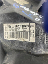 Laden Sie das Bild in den Galerie-Viewer, Frontscheinwerfer Opel Vectra C 13170934FY Xenon Links Scheinwerfer Headlight SCH2218181043qm
