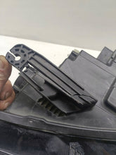 Laden Sie das Bild in den Galerie-Viewer, Frontscheinwerfer 29701000 Rechts Scheinwerfer Headlight