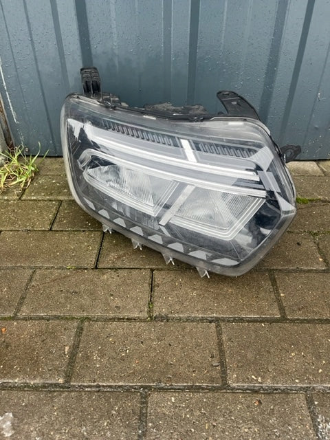 Frontscheinwerfer Dacia Duster 260602515R 260109550R LED Ein Satz Headlight SCH5627865424qv