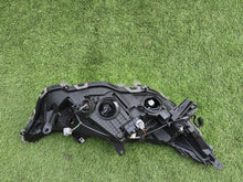 Laden Sie das Bild in den Galerie-Viewer, Frontscheinwerfer Toyota V Links Scheinwerfer Headlight SCH6107967121iq