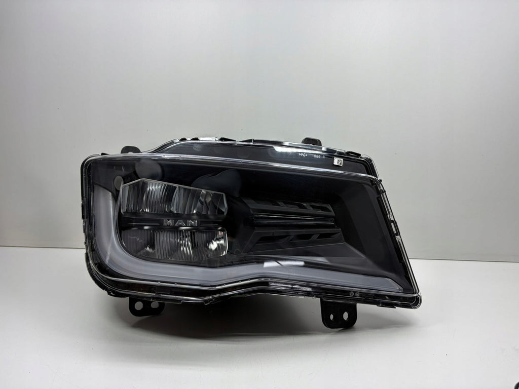 Frontscheinwerfer Man 81251016819 Rechts Scheinwerfer Headlight SCH7746533885nv