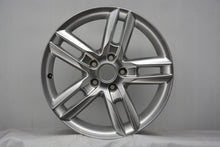 Load image into Gallery viewer, 1x Alufelge 17 Zoll 7.5&quot; 5x112 56ET Glanz Silber 8P0601025BQ Audi Rim Wheel