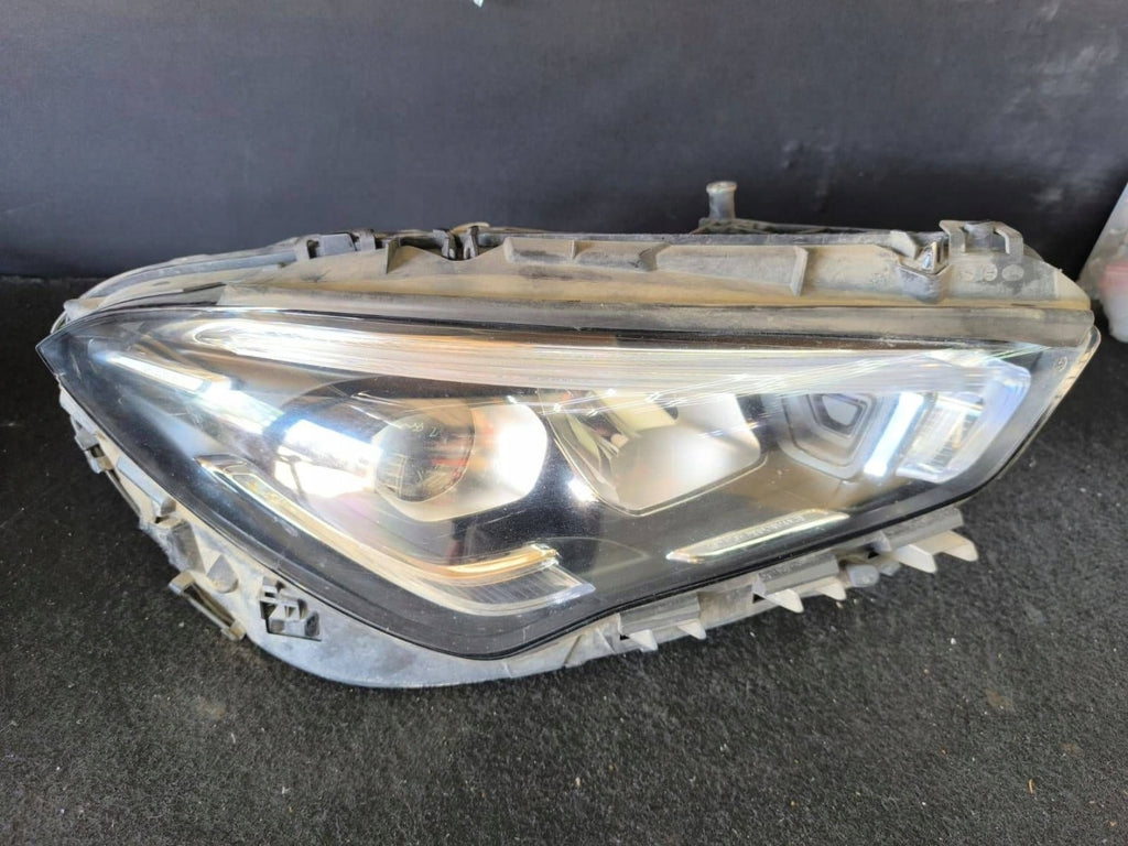 Frontscheinwerfer Mercedes-Benz Cla X118 C118 A1189062600 Rechts Headlight SCH9499031012vk