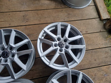 Laden Sie das Bild in den Galerie-Viewer, 4x Alufelge 16 Zoll 6.5" 5x112 33ET Glanz Silber 124R-000526 Audi Q3 Alhambra FEL2433226798rx