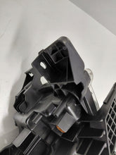 Load image into Gallery viewer, Frontscheinwerfer Toyota Hilux VIII Links Scheinwerfer Headlight SCH6798266385vd