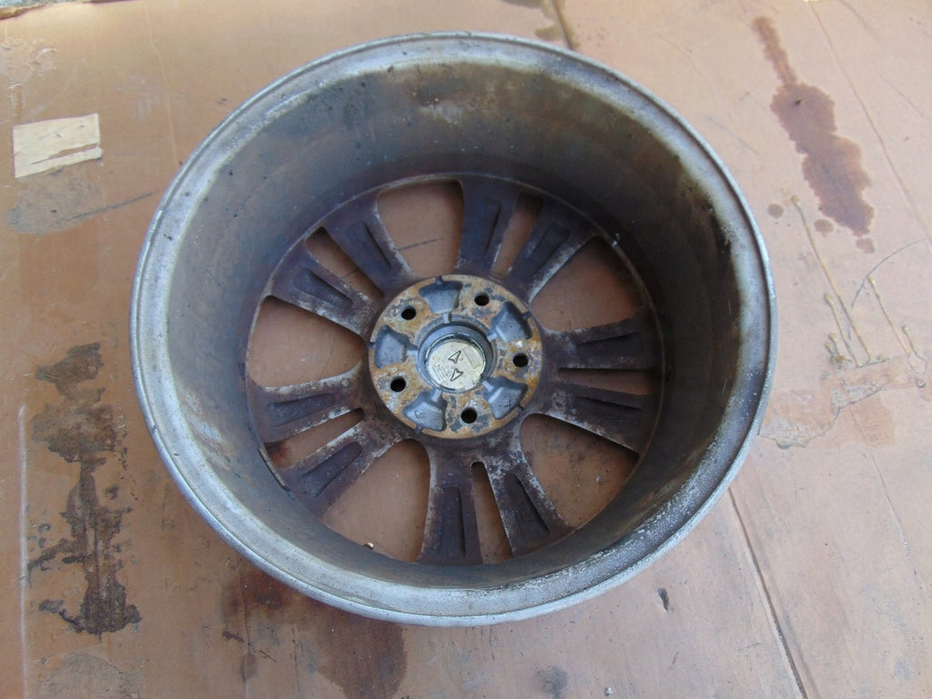 1x Alufelge 16 Zoll 6.5" 5x114.3 45ET Silber PZ474-E067D-Z Toyota Auris