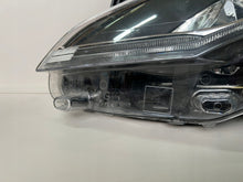 Laden Sie das Bild in den Galerie-Viewer, Frontscheinwerfer Peugeot 5008 I Links Scheinwerfer Headlight