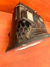 Load image into Gallery viewer, Frontscheinwerfer Mercedes-Benz A4639068702 LED Ein Stück (Rechts oder Links) SCH8665890338hc