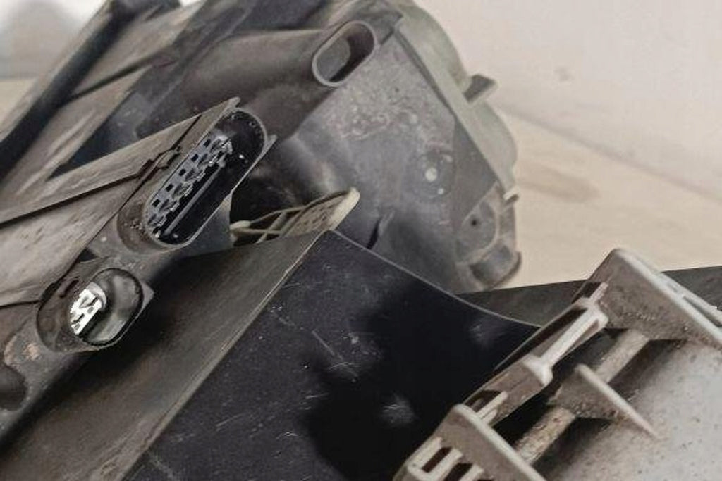 Frontscheinwerfer Mitsubishi Colt VI I MR957354 Rechts Scheinwerfer Headlight