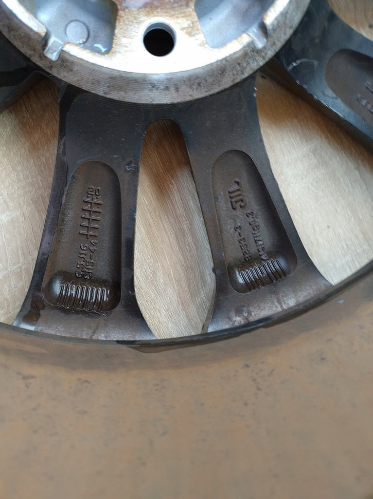 1x Alufelge 16 Zoll 6.5" 5x114.3 44ET 403003531R Renault Megane Scenic Rim Wheel