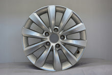 Load image into Gallery viewer, 1x Alufelge 16 Zoll 6.5&quot; 5x112 44ET Matt Silber 5C0601025T Vw Rim Wheel