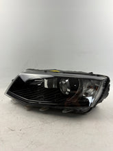 Laden Sie das Bild in den Galerie-Viewer, Frontscheinwerfer Skoda Octavia III 5E1941015B Xenon Links Headlight SCH8694009350mr