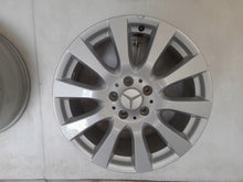 Laden Sie das Bild in den Galerie-Viewer, 4x Alufelge 18 Zoll 8.0" 5x112 67ET Glanz Silber A2514013702 Mercedes-Benz FEL6150378119hw