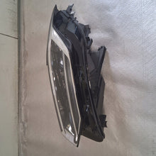 Laden Sie das Bild in den Galerie-Viewer, Frontscheinwerfer VW Tiguan Allspace 5NN941035B Links Scheinwerfer Headlight SCH8421145691ha