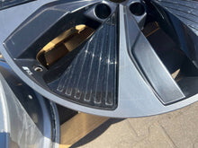 Laden Sie das Bild in den Galerie-Viewer, 1x Alufelge 21 Zoll 5x112 85H601025AQ Audi E-Tron Rim Wheel FEL8835035657gz