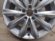 Load image into Gallery viewer, 1x Alufelge 17 Zoll 7.5" 5x112 47ET Glanz Silber 3AA601025F VW Passat B7 FEL2056029962sz