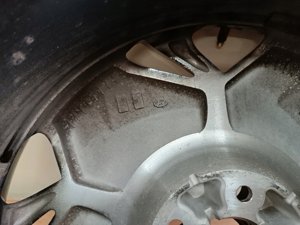 1x Alufelge 19 Zoll 7.5" 5x114.3 49 5ET 52910-GI110 Hyundai Rim Wheel