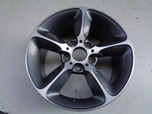 Laden Sie das Bild in den Galerie-Viewer, 1x Alufelge 17 Zoll 8.0" 5x120 53ET 6796208 BMW 1 Rim Wheel FEL5945280241uf