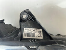 Laden Sie das Bild in den Galerie-Viewer, Frontscheinwerfer Renault Laguna III 260105823R 260601102R Ein Satz Headlight SCH2290260856wq