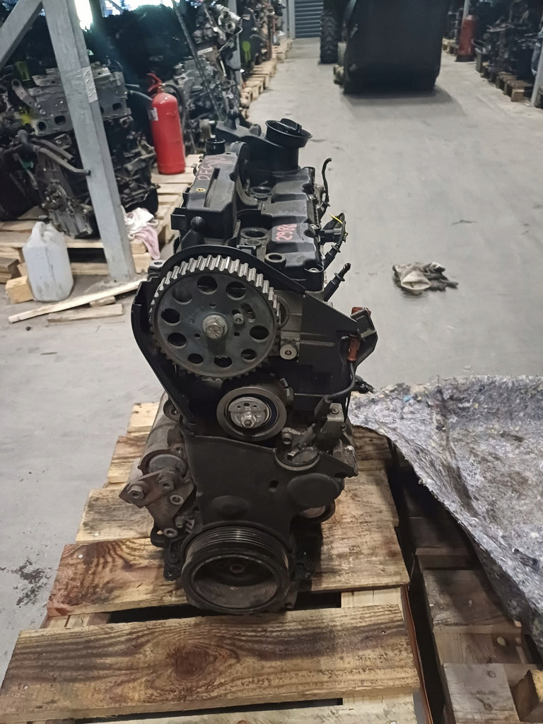 Motor Skoda VW Superb DFC 2.0 TDI 190PS 140kW 78TKm 2017 Diesel Unkomplett