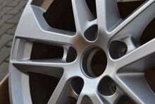 Laden Sie das Bild in den Galerie-Viewer, 1x Alufelge 18 Zoll 7.0" 5x112 45ET 81A601025E Audi Rim Wheel FEL9867469741om
