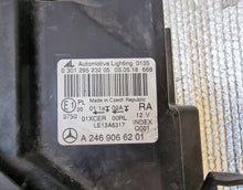 Laden Sie das Bild in den Galerie-Viewer, Frontscheinwerfer Mercedes-Benz W246 A2469066201 Xenon Rechts Headlight SCH2517754790nv