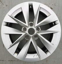 Load image into Gallery viewer, 1x Alufelge 17 Zoll 7.0" 5x112 46ET Glanz Silber 5E3601025 Skoda Octavia 5e3 I FEL1776417644ac