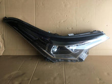 Laden Sie das Bild in den Galerie-Viewer, Frontscheinwerfer Toyota Chr C-Hr 81110-F4031-00 LED Rechts Headlight