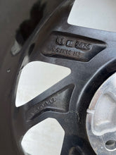 Laden Sie das Bild in den Galerie-Viewer, 1x Alufelge 14 Zoll 5.5" 4x100 45ET Matt Silber 52910-G6850 Kia Picanto FEL9301578685ku