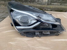 Load image into Gallery viewer, Frontscheinwerfer Toyota Yaris PWE3073 LED Rechts Scheinwerfer Headlight