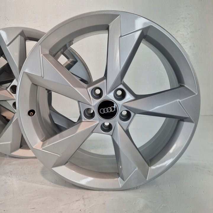 4x Alufelge 19 Zoll 7.0" 5x112 43ET Glanz Silber Audi Rim Wheel FEL6177486570dv