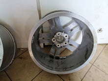 Load image into Gallery viewer, 1x Alufelge 17 Zoll 7.0&quot; 5x112 42ET 8W0601025P Audi A4 Rim Wheel