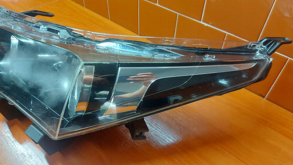 Frontscheinwerfer Toyota Corolla 81150-02E71 LED Ein Stück (Rechts oder Links)