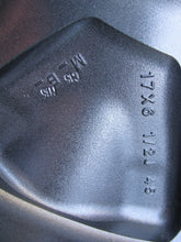 Load image into Gallery viewer, 1x Alufelge 17 Zoll 6.5&quot; 5x114.3 46ET Glanz Silber Nissan Qashqai Rim Wheel