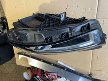 Laden Sie das Bild in den Galerie-Viewer, Frontscheinwerfer Mercedes-Benz W177 A1779064703 Full LED Rechts oder Links SCH5203904134qi