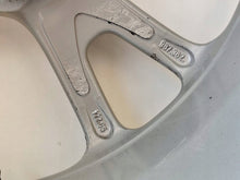 Laden Sie das Bild in den Galerie-Viewer, 1x Alufelge 17 Zoll 5x130 98736212600 Porsche Cayman 987 Rim Wheel FEL2421248128ze