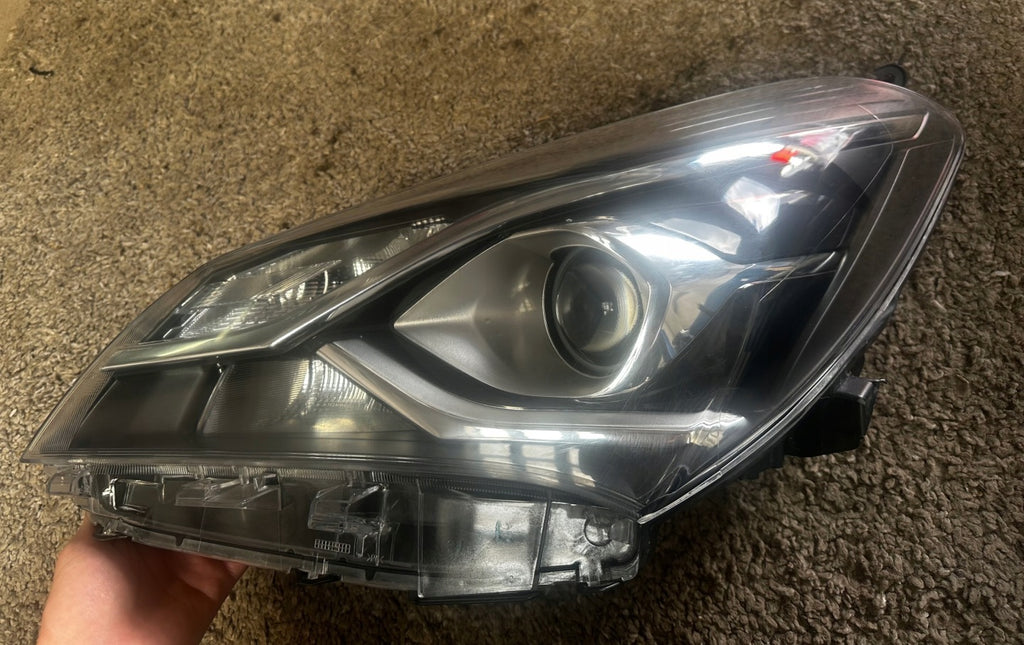 Frontscheinwerfer Toyota Yaris Links Scheinwerfer Headlight SCH1076606064bn