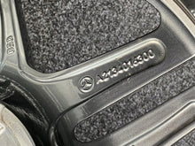 Laden Sie das Bild in den Galerie-Viewer, 1x Alufelge 18 Zoll 8.0" 5x112 43ET Glanz Schwarz A2134016300 Mercedes-Benz W213 FEL8088506314pz
