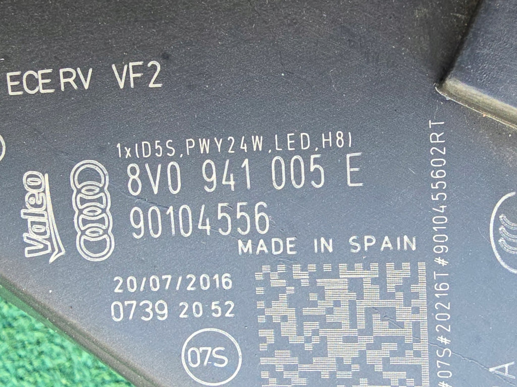 Frontscheinwerfer Audi A3 8V0941006E 8V0941005E Bi-Xenon Ein Satz Headlight SCH6873908999di