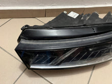 Laden Sie das Bild in den Galerie-Viewer, Frontscheinwerfer Skoda Octavia IV 5E4941015B Full LED Links Headlight SCH9125668122vs