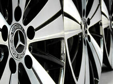 Laden Sie das Bild in den Galerie-Viewer, 4x Alufelge 18 Zoll 7.5&quot; 5x112 52ET A2464011800 Mercedes-Benz W176 Vito