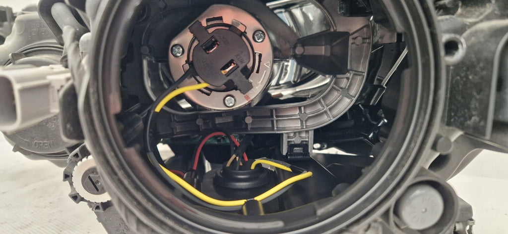 Frontscheinwerfer Mitsubishi Outlander III 8301CB-54 LED Rechts Headlight