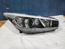 Laden Sie das Bild in den Galerie-Viewer, Frontscheinwerfer Kia Ceed 92102A2220 Rechts Scheinwerfer Headlight SCH2903223275yj