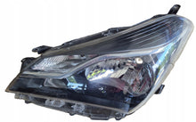 Laden Sie das Bild in den Galerie-Viewer, Frontscheinwerfer Toyota Yaris Ein Stück (Rechts oder Links) Headlight SCH4911195680vk