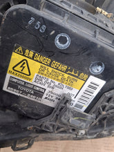 Laden Sie das Bild in den Galerie-Viewer, Frontscheinwerfer Toyota Avensis 85967-24010 Ein Stück (Rechts oder Links) SCH7820701446ks