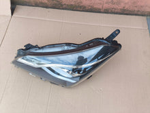Laden Sie das Bild in den Galerie-Viewer, Frontscheinwerfer Toyota Yaris LED Links Scheinwerfer Headlight SCH1428701594vo