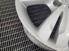 Load image into Gallery viewer, 1x Alufelge 17 Zoll 6.5" 5x114.3 48ET Glanz Silber 52910-2S210 Hyundai Ix35 FEL6224446927om