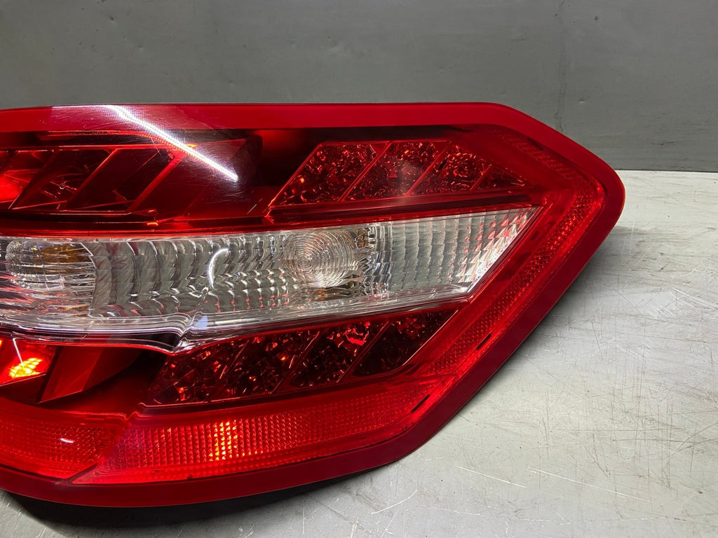 Rückleuchte Mercedes-Benz W212 A2129066701 Rechts Rearlight