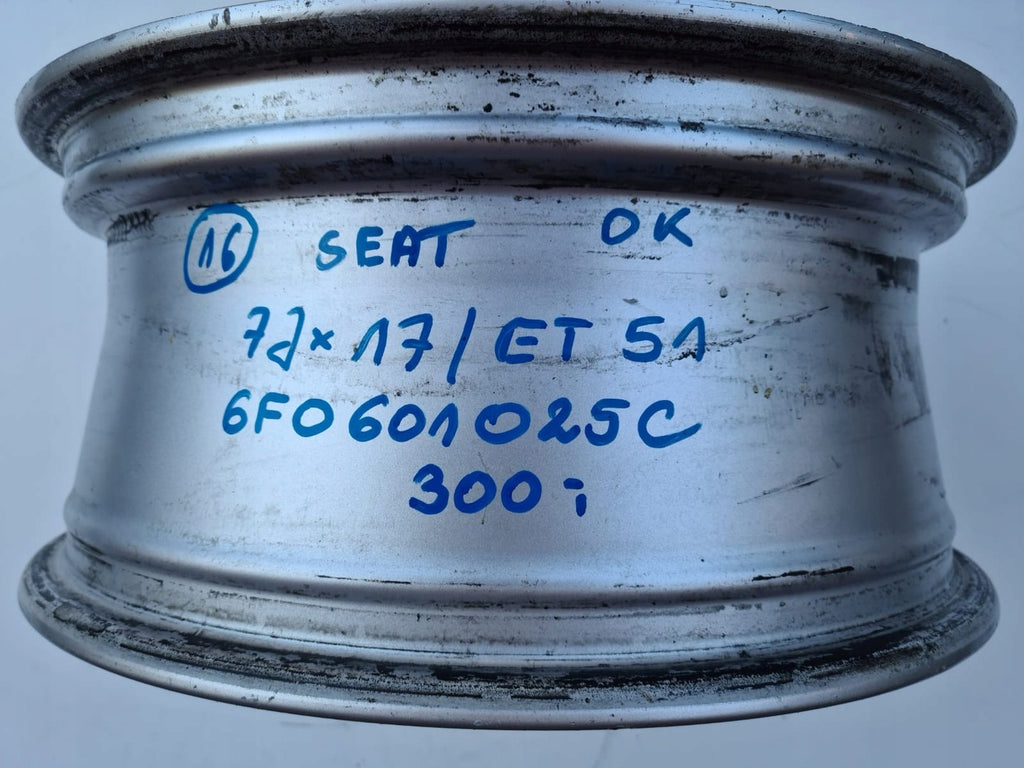 1x Alufelge 17 Zoll 7.0" 5x100 51ET Silber 6F0601025C Seat Rim Wheel
